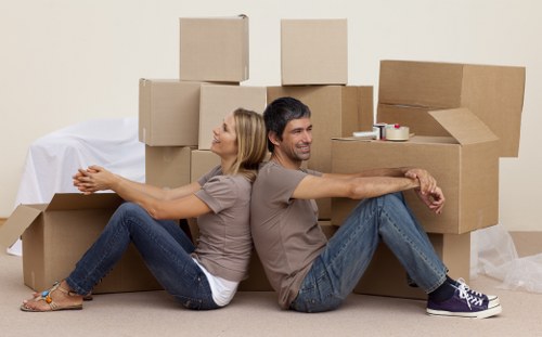 Local movers planning a home move in Chadwell Heath